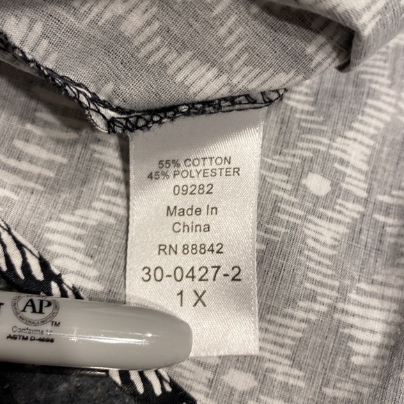 C womens Roamans casual button down long sleeve plus size shirt 1X. EUC - Picture 4 of 4